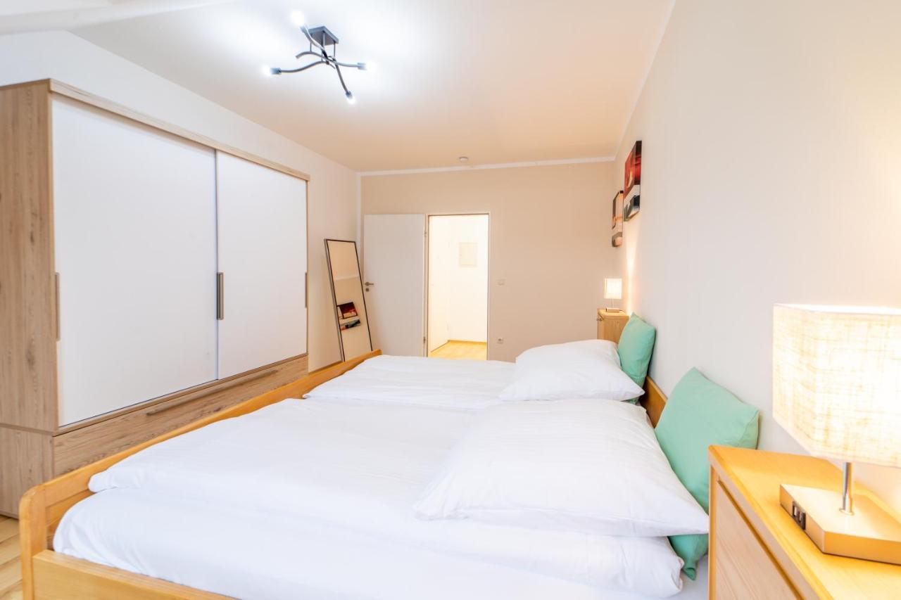 Moderne Dachgeschosswohnung - Parkplatz - Netflix 科堡 外观 照片