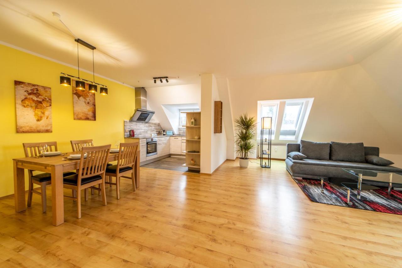 Moderne Dachgeschosswohnung - Parkplatz - Netflix 科堡 外观 照片