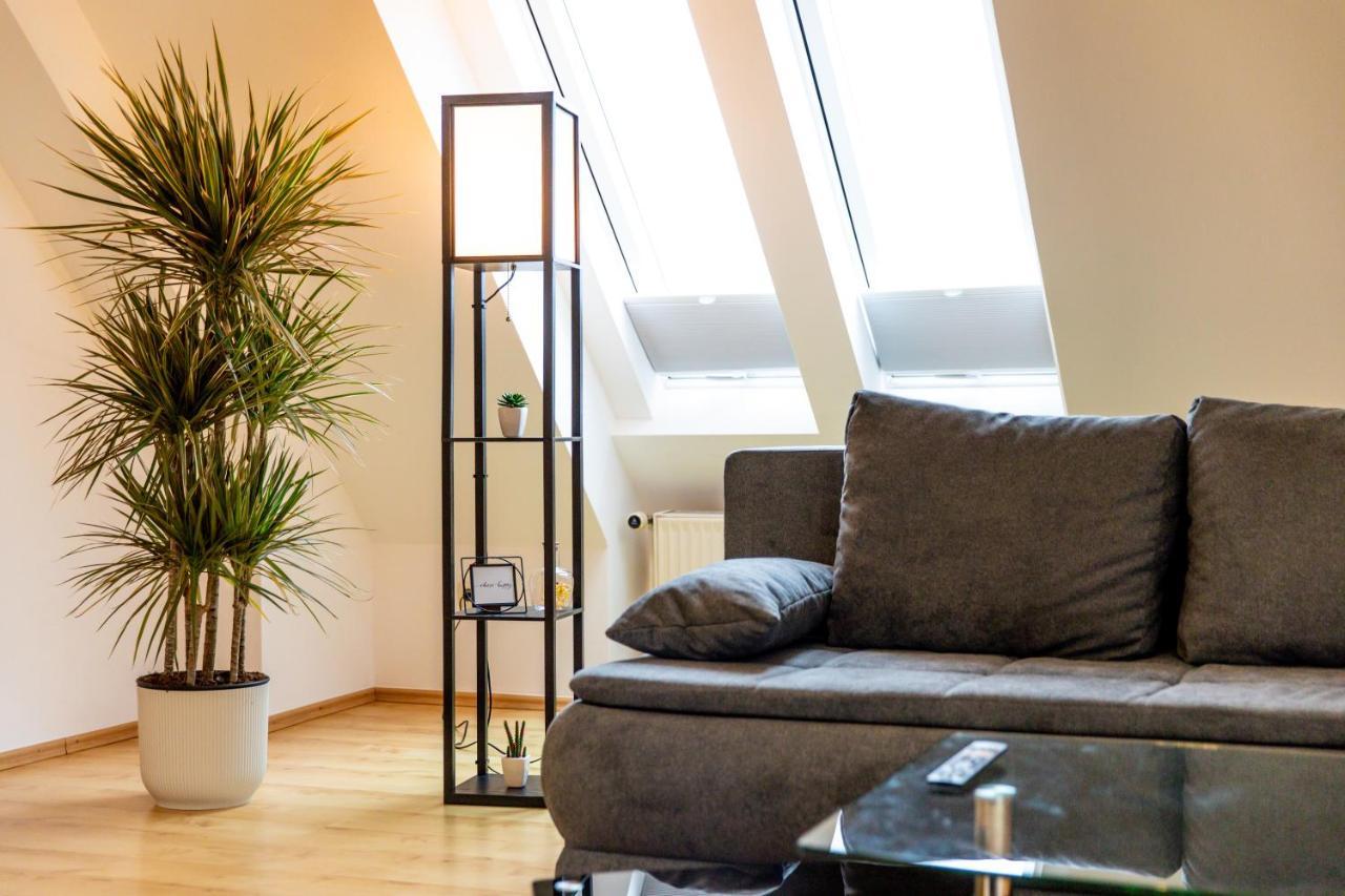 Moderne Dachgeschosswohnung - Parkplatz - Netflix 科堡 外观 照片